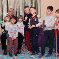 *** Кому належать діти - якого вони роду - кому чи чому я належу ***